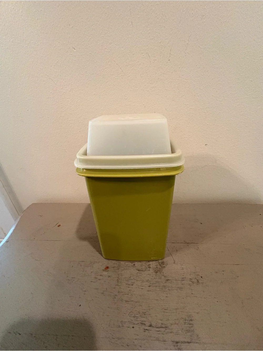 VTG Tupperware Avocado Green Three Piece Pick-A-Deli Pickle Keeper